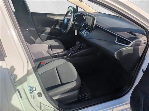 Used 2025 Toyota Corolla LE image 18
