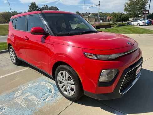 Used 2020 Kia Soul LX image 4