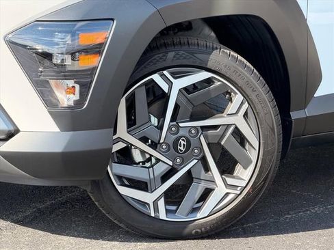 Used 2026 Hyundai Kona SEL Premium FWD image 30