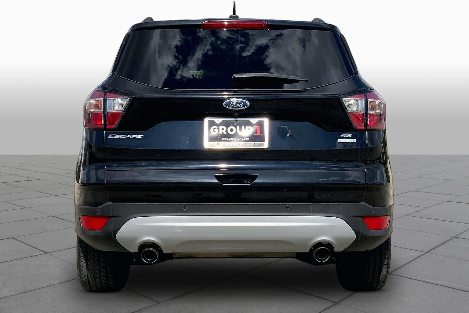 Used 2017 Ford Escape SE w/ Equipment Group 201A FWD image 5