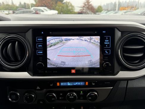 Used 2019 Toyota Tacoma Limited image 22