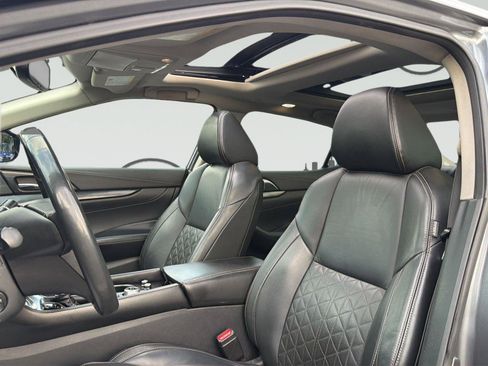 Used 2019 Nissan Maxima Platinum w/ Sport Mat Group FWD image 12