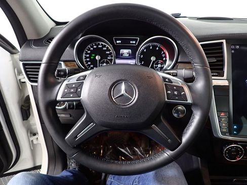 Used 2014 Mercedes-Benz GL 450 4MATIC image 35