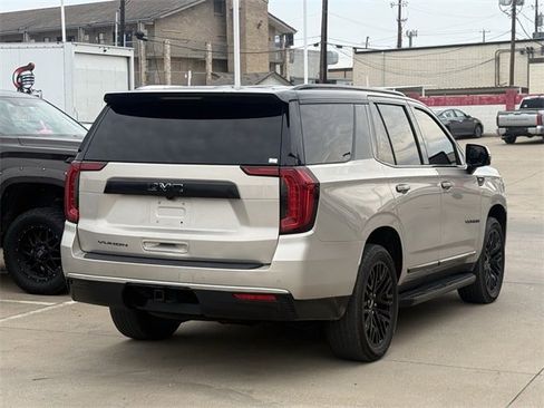 Used 2022 GMC Yukon SLT w/ SLT Premium Package image 4