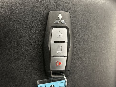 Used 2022 Mitsubishi Outlander ES image 10