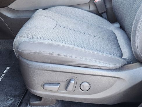 Used 2019 Hyundai Santa Fe SEL image 23