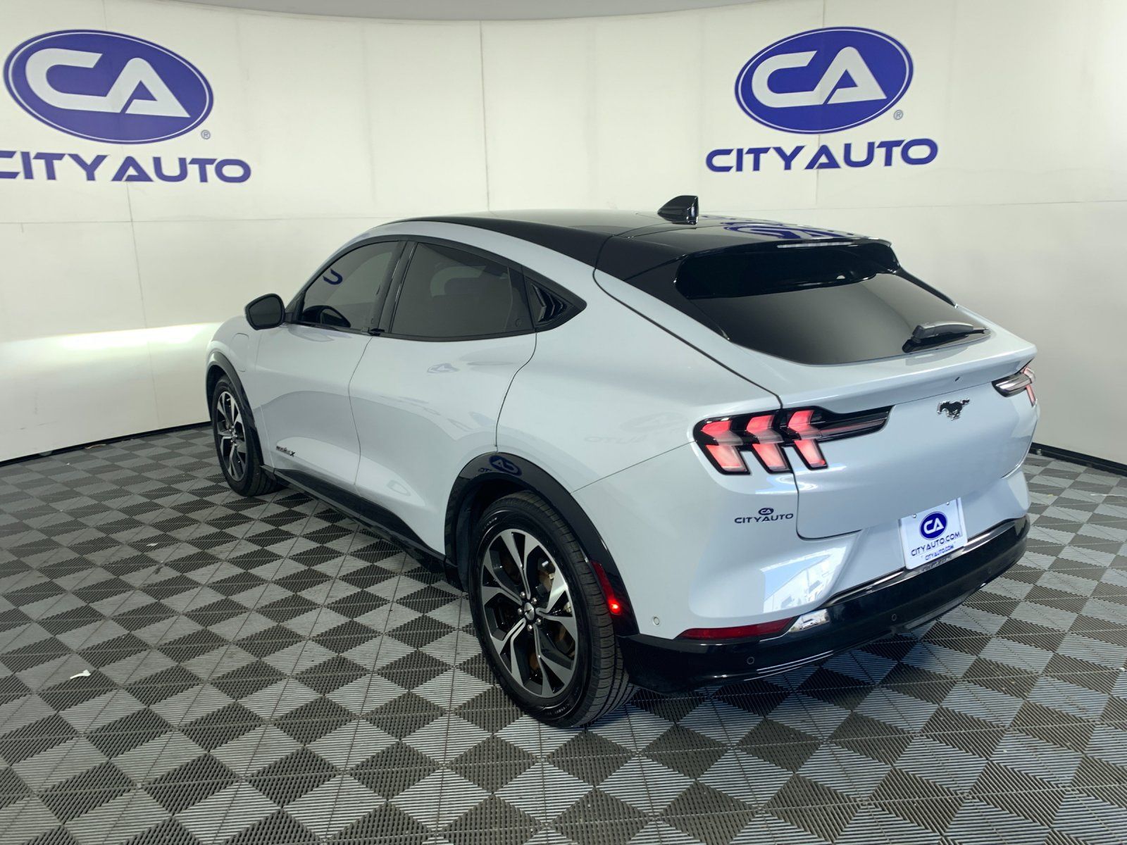 Used 2022 Ford Mustang Mach-E Premium RWD image 5