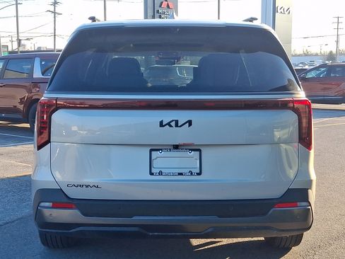 New 2025 Kia Carnival SX Prestige image 6