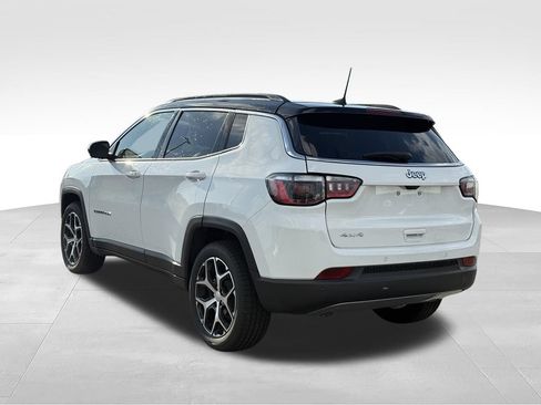 Used 2024 Jeep Compass Limited AWD/4WD image 3