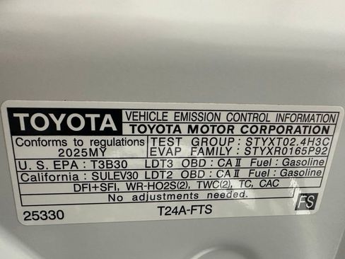 Used 2025 Toyota 4Runner SR5 AWD/4WD image 68