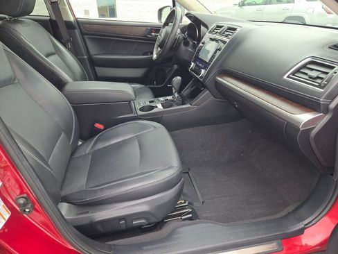Used 2019 Subaru Outback 3.6R Limited image 6