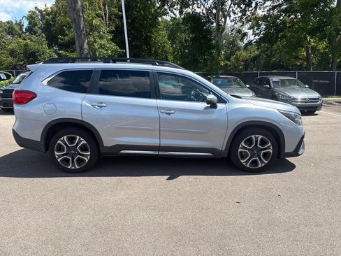 Used 2023 Subaru Ascent Limited AWD/4WD image 5