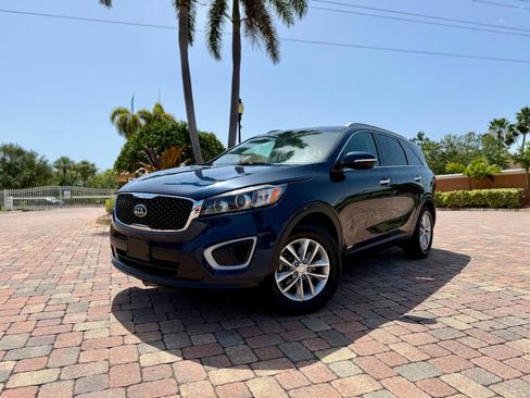 Used 2016 Kia Sorento LX AWD 4dr SUV w/ LX Convenience Package image 2