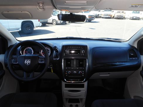 Used 2014 RAM C/V Tradesman FWD image 16