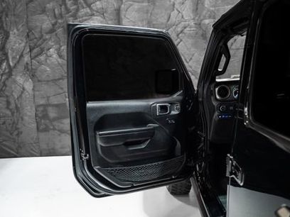 Used 2023 Jeep Wrangler Unlimited w/ Cold Weather Group