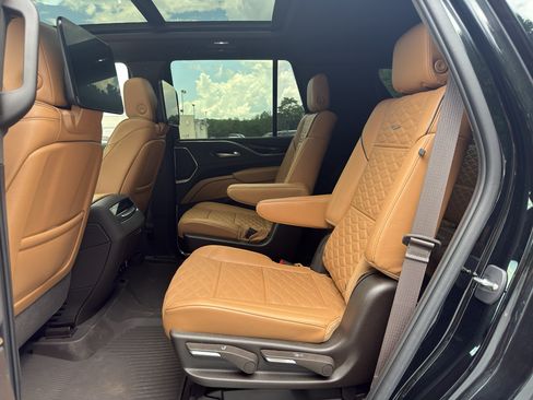 Used 2023 Cadillac Escalade Sport w/ LPO, ONYX Package AWD/4WD image 6