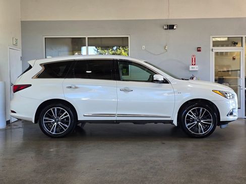 Used 2020 INFINITI QX60 Signature Edition w/ Cargo Package Essential FWD image 4
