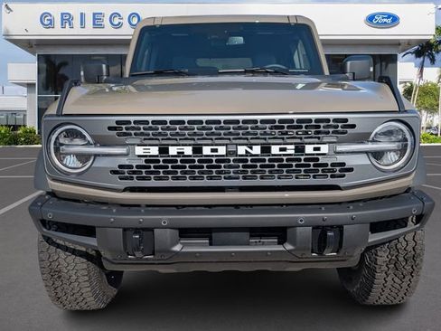 New 2025 Ford Bronco Badlands image 2