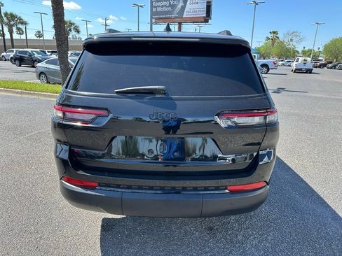 Used 2025 Jeep Grand Cherokee L Altitude RWD image 5