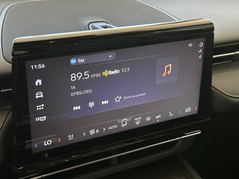 New 2026 Lincoln Nautilus Premier w/ Jet Appearance Package AWD/4WD image 17