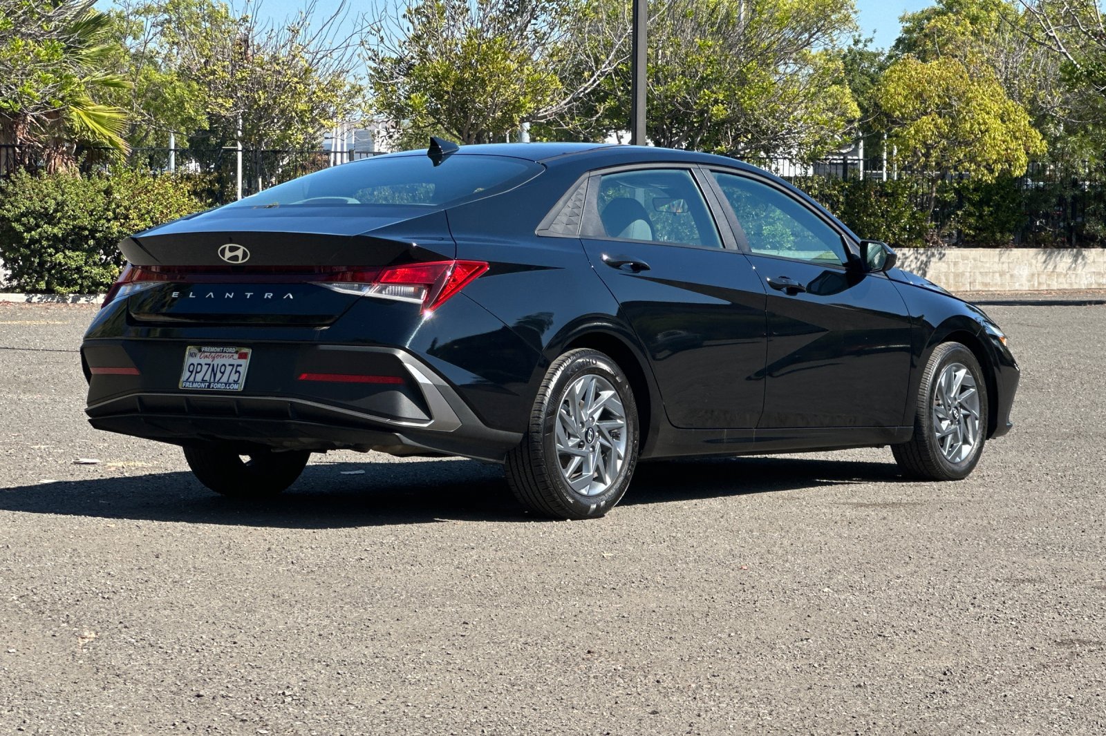 Used 2024 Hyundai Elantra SEL FWD image 3