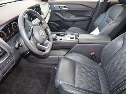 Certified 2022 Nissan Rogue Platinum w/ Head-Up Display Package image 17