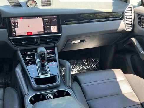 Certified 2021 Porsche Cayenne AWD/4WD image 26
