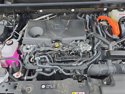 Used 2025 Toyota RAV4 LE image 29