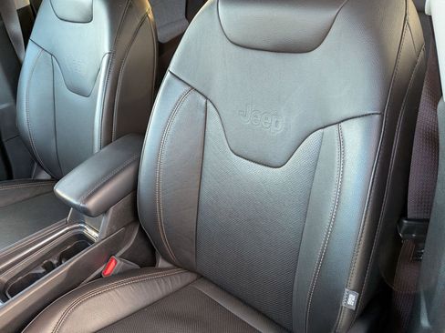 Used 2022 Jeep Compass Latitude w/ Sun and Sound Group image 15