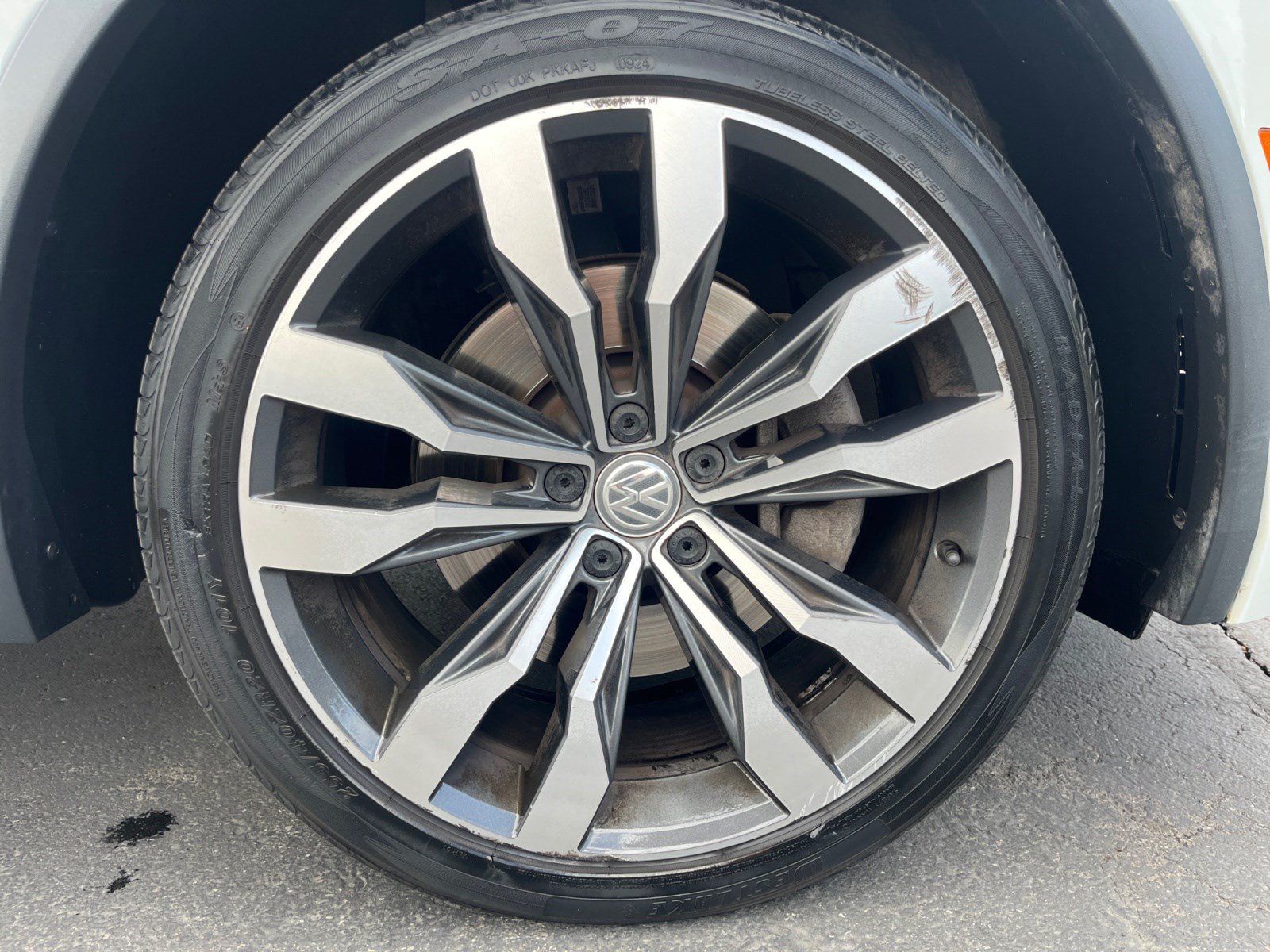 Used 2020 Volkswagen Tiguan SEL Premium R-Line w/ 3rd Row Seat Package AWD/4WD image 29