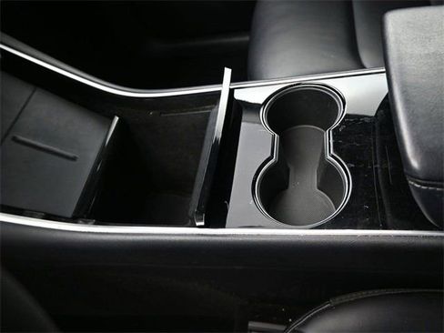 Used 2021 Tesla Model Y Performance image 11