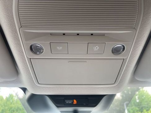 New 2025 Nissan Kicks SR image 19