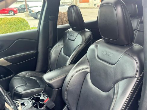 Used 2018 Jeep Cherokee Limited image 16