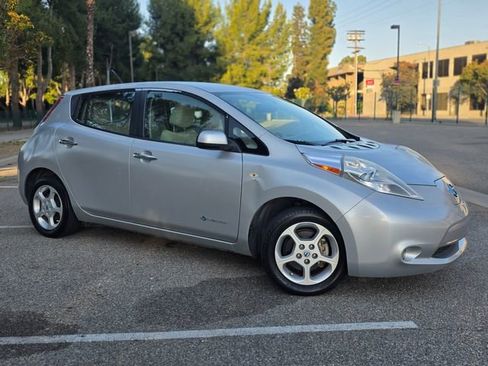 Used 2012 Nissan Leaf SL FWD image 3