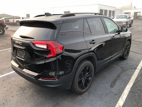 Used 2022 GMC Terrain SLE w/ Driver Convenience Package FWD image 4