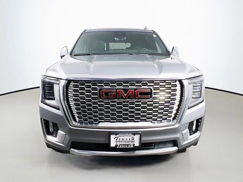 Used 2024 GMC Yukon Denali w/ Advanced Technology Package AWD/4WD image 2