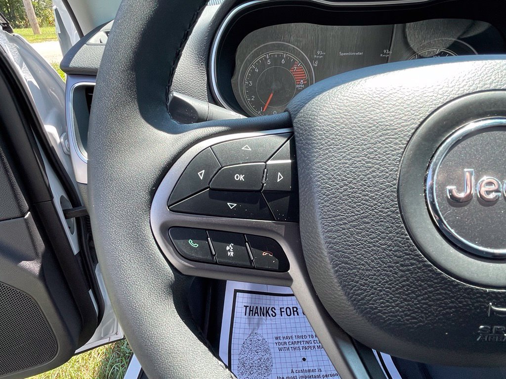 Used 2022 Jeep Cherokee Latitude Lux w/ Sun & Sound Group AWD/4WD image 16