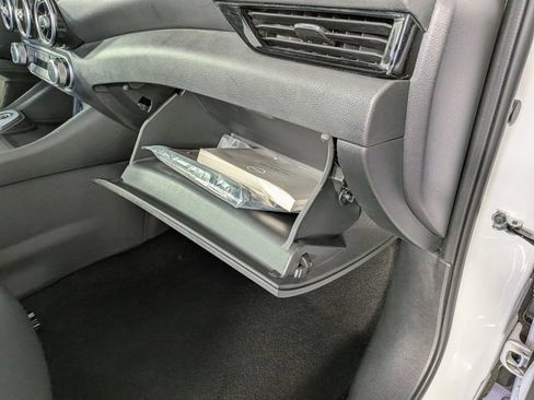 Used 2024 Nissan Sentra SV FWD image 31