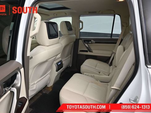 Used 2017 Lexus GX 460 AWD/4WD image 10