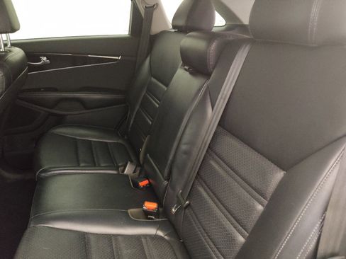 Used 2020 Kia Sorento EX AWD/4WD image 18