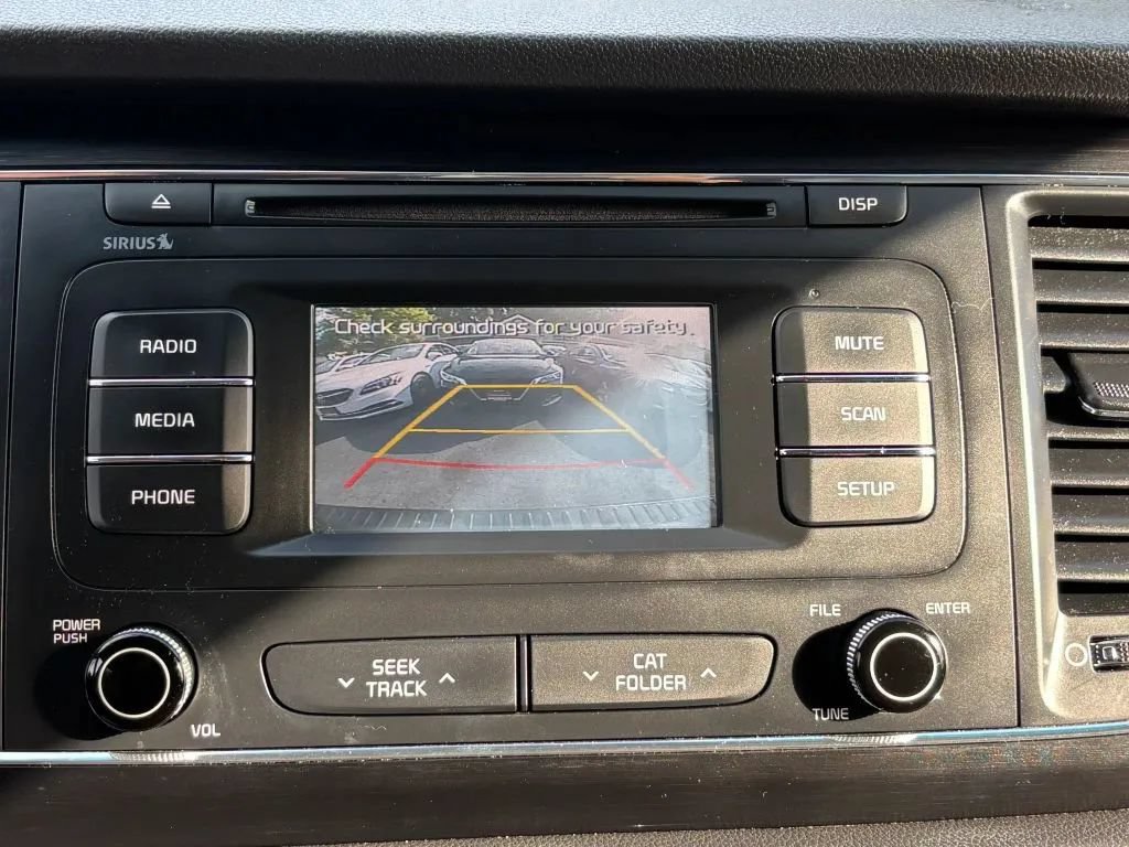 Used 2016 Kia Sedona LX w/ LX Essentials Premium Package FWD image 23