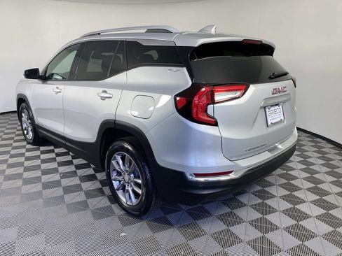 Used 2022 GMC Terrain SLT w/ Infotainment Package II AWD/4WD image 6
