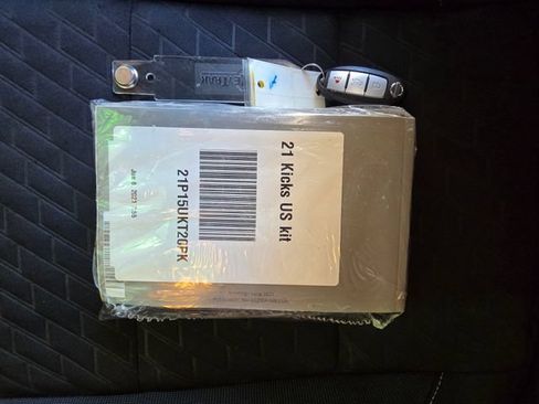 Used 2021 Nissan Kicks S FWD image 27