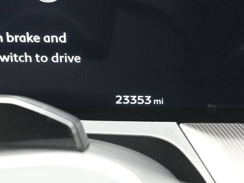 Used 2025 INFINITI QX80 Luxe AWD/4WD image 17