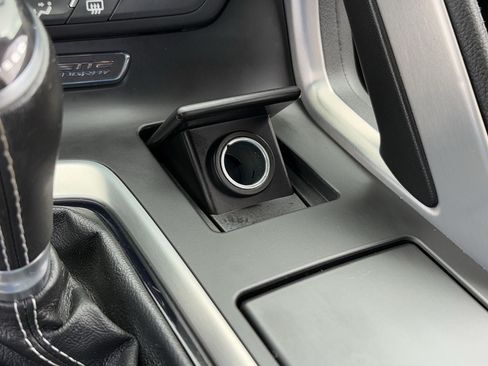 Used 2019 Chevrolet Corvette Stingray Coupe w/ 1LT RWD image 22