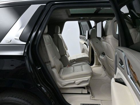 Used 2021 Cadillac Escalade Premium Luxury Platinum w/ Heavy-Duty Trailer Package image 40