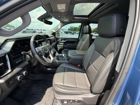 Used 2025 GMC Sierra 1500 Denali w/ Denali Reserve Package AWD/4WD image 2