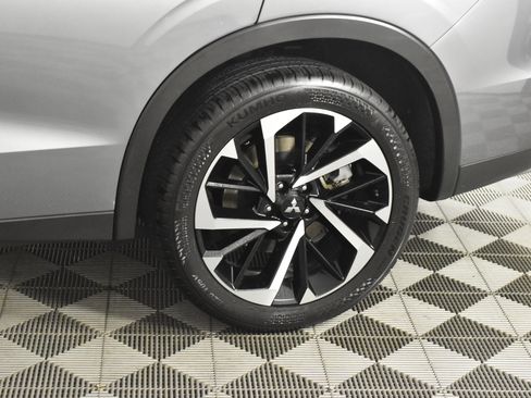 Used 2024 Mitsubishi Outlander SE image 50