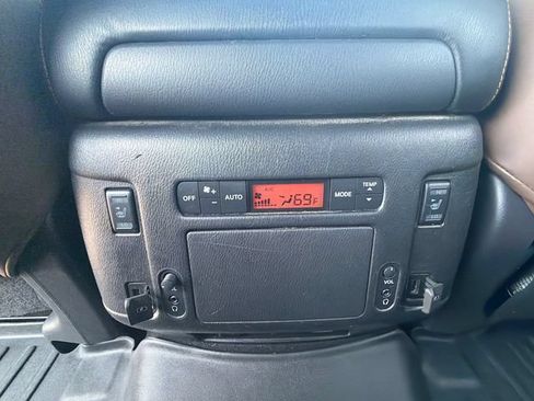 Used 2020 Nissan Armada Platinum w/ Platinum Reserve Package RWD image 24