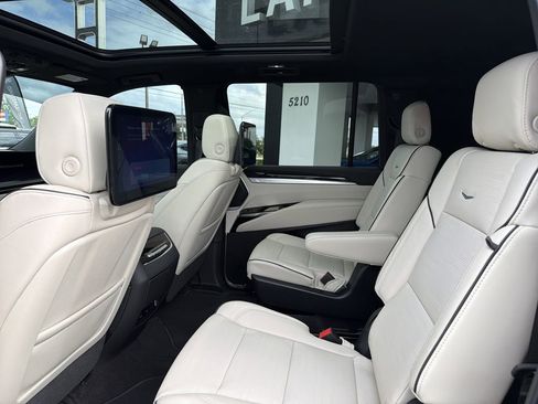 New 2026 Cadillac Escalade ESV Sport w/ Touring Package AWD/4WD image 19